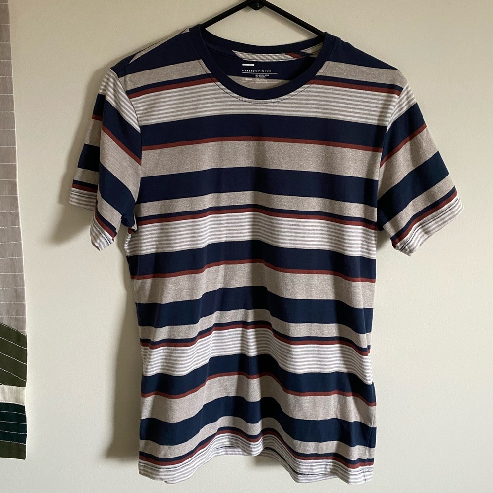 Short sleeve striped tshirt.